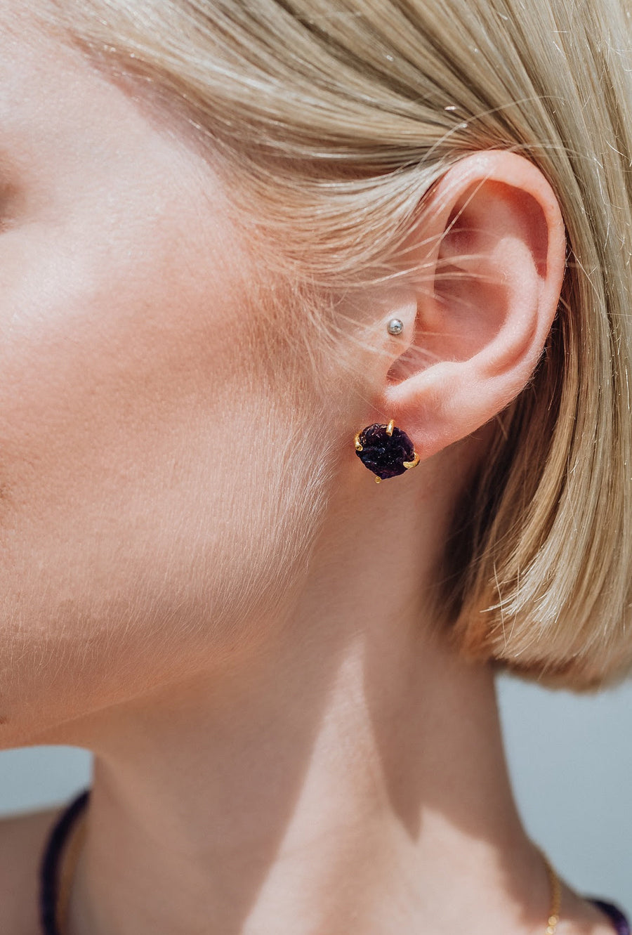 Boucles d'oreilles cloutées en améthyste
