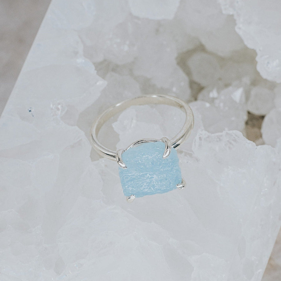 Bague ajustable en argent brut et aigue-marine