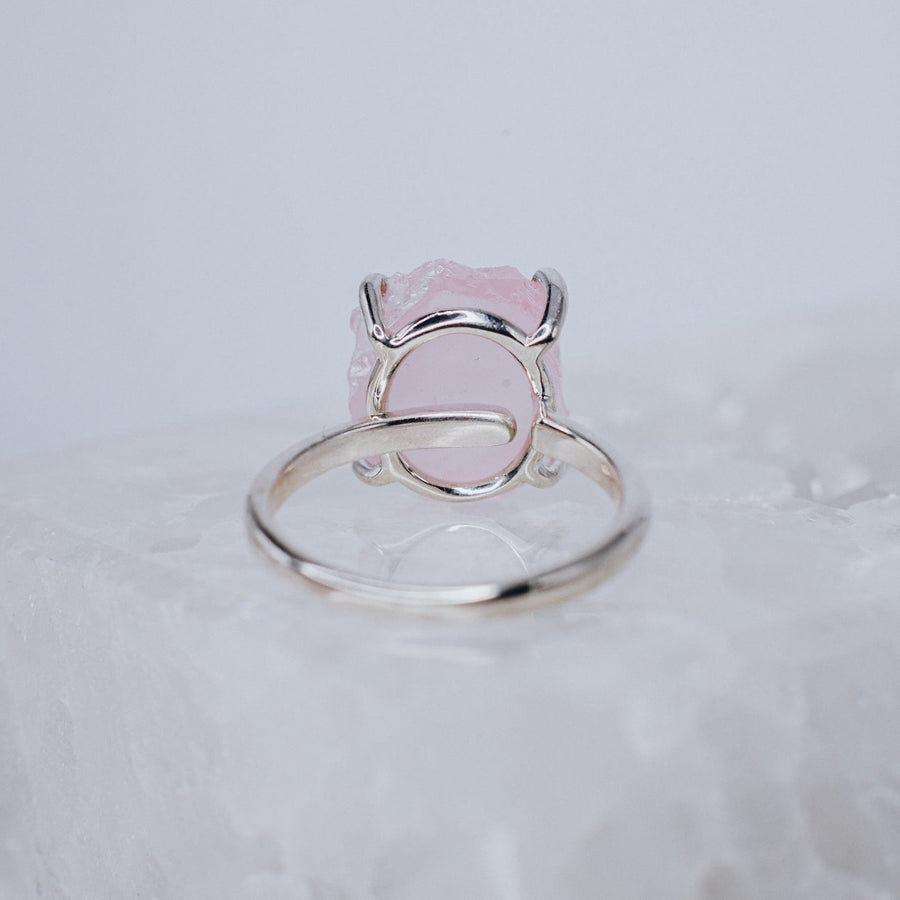Bague ajustable en argent brut et quartz rose