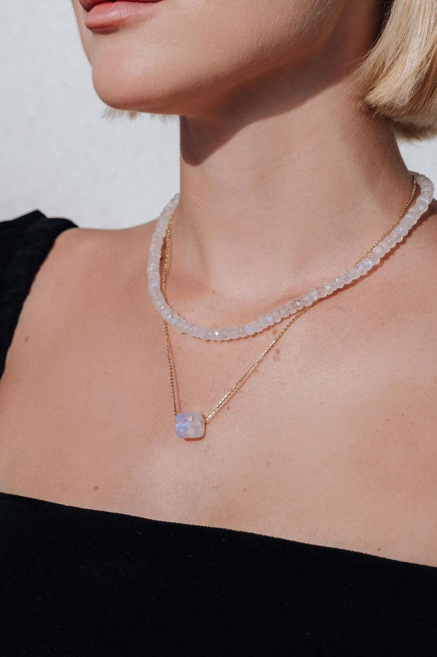 Collier carré en pierre de lune