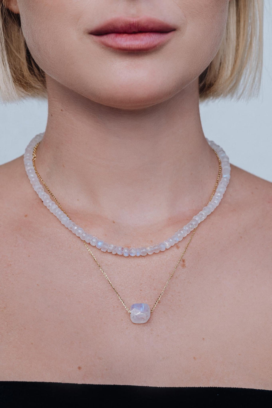 Collier carré en pierre de lune