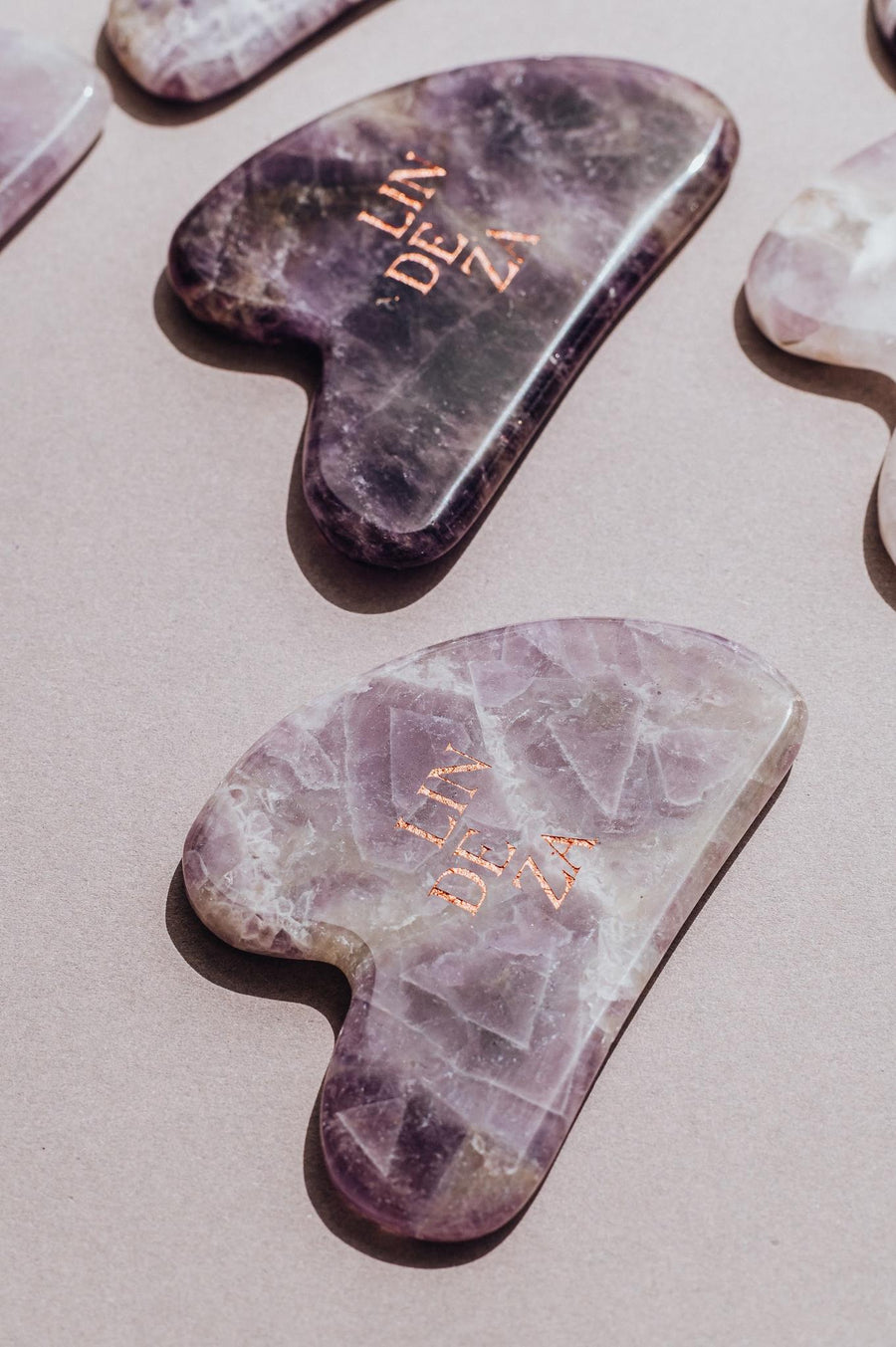 Gua sha en améthyste