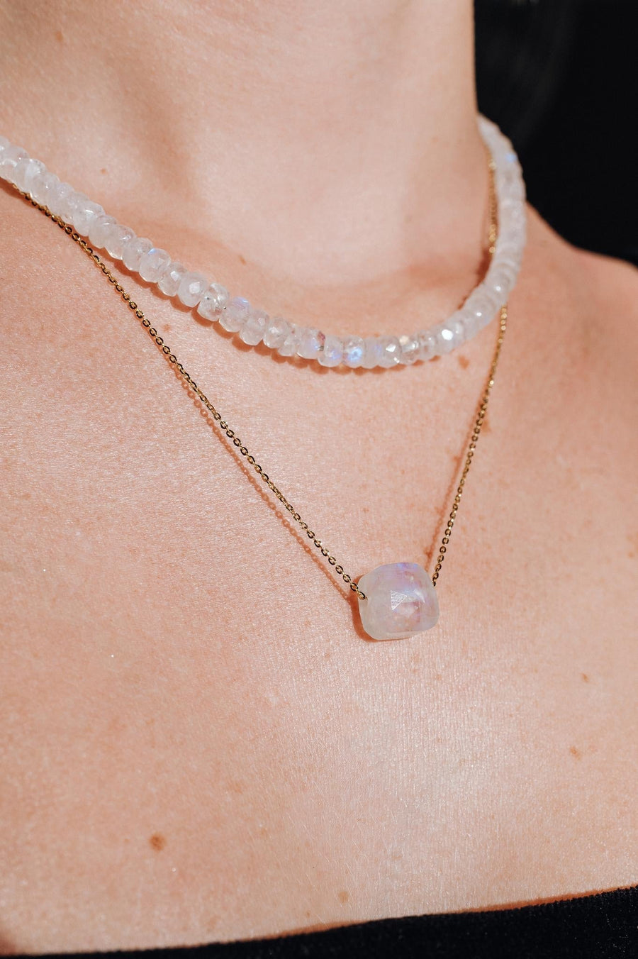 Collier carré en pierre de lune