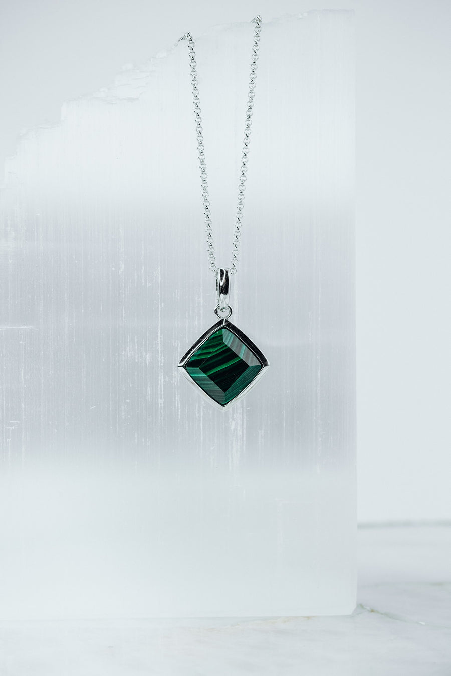 Malachite rhombus necklace