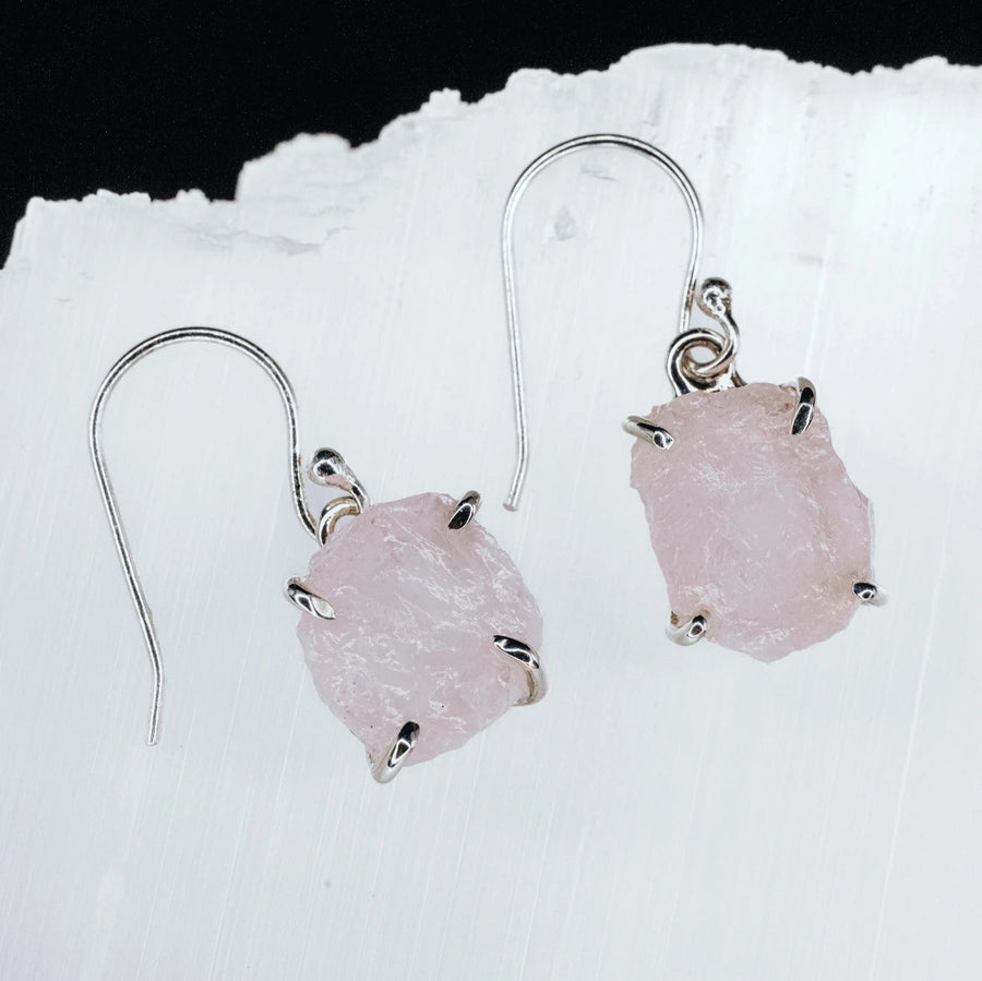 Boucles d'oreilles à crochets en quartz rose