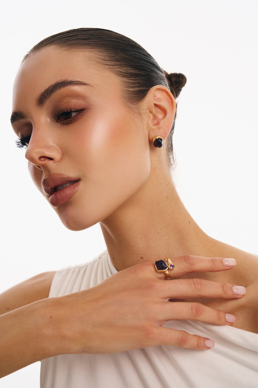 Amethyst 18K stud earrings