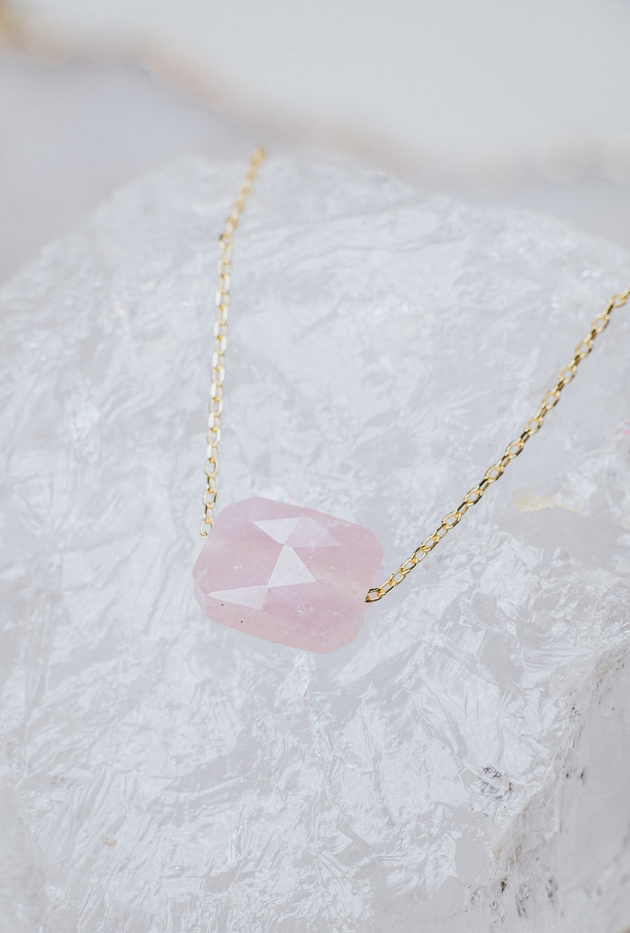 Collier carré en quartz rose