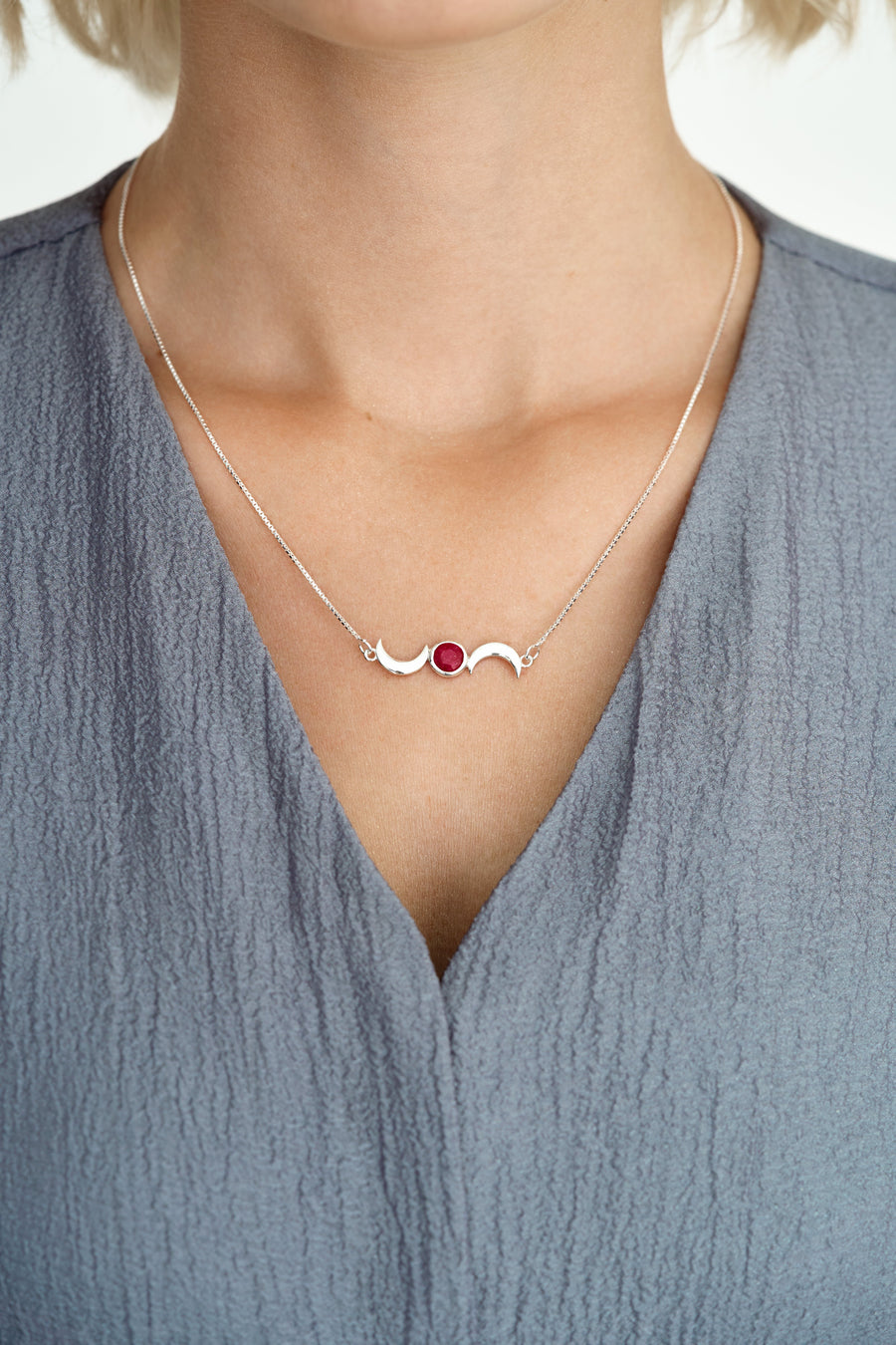 Collier lune double en rubis