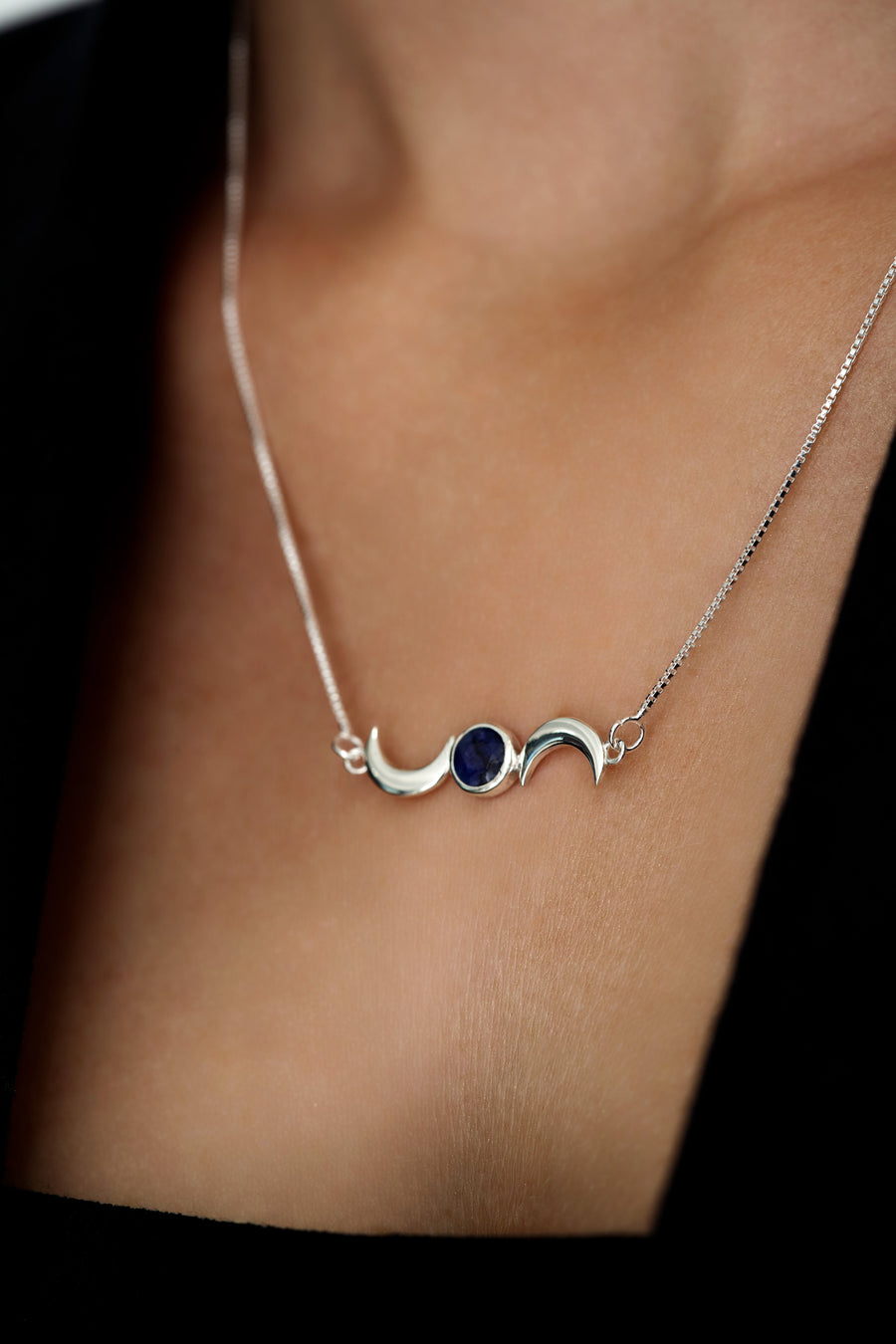 Collier lune double en saphir