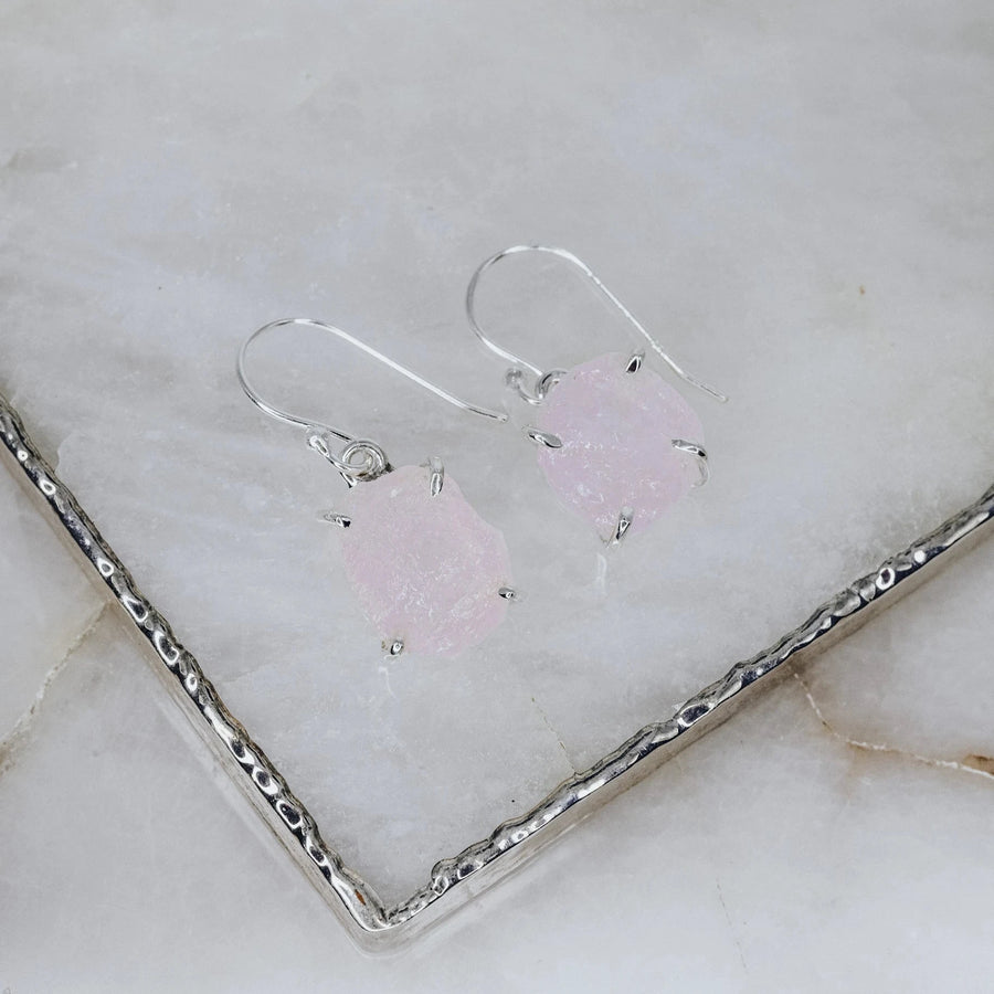 Boucles d'oreilles à crochets en quartz rose