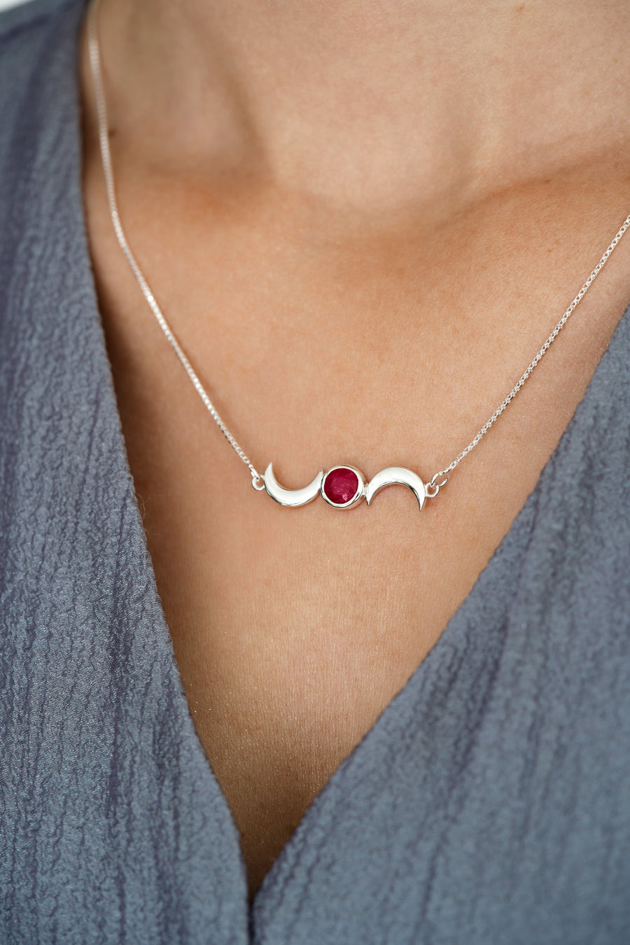 Collier lune double en rubis