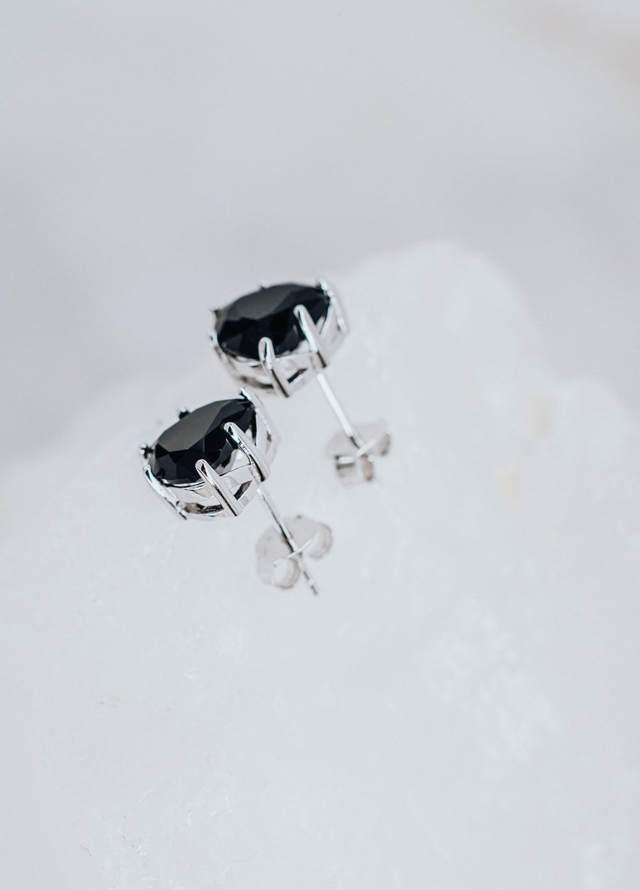 Boucles d'oreilles cœur cloutées en onyx noir et argent