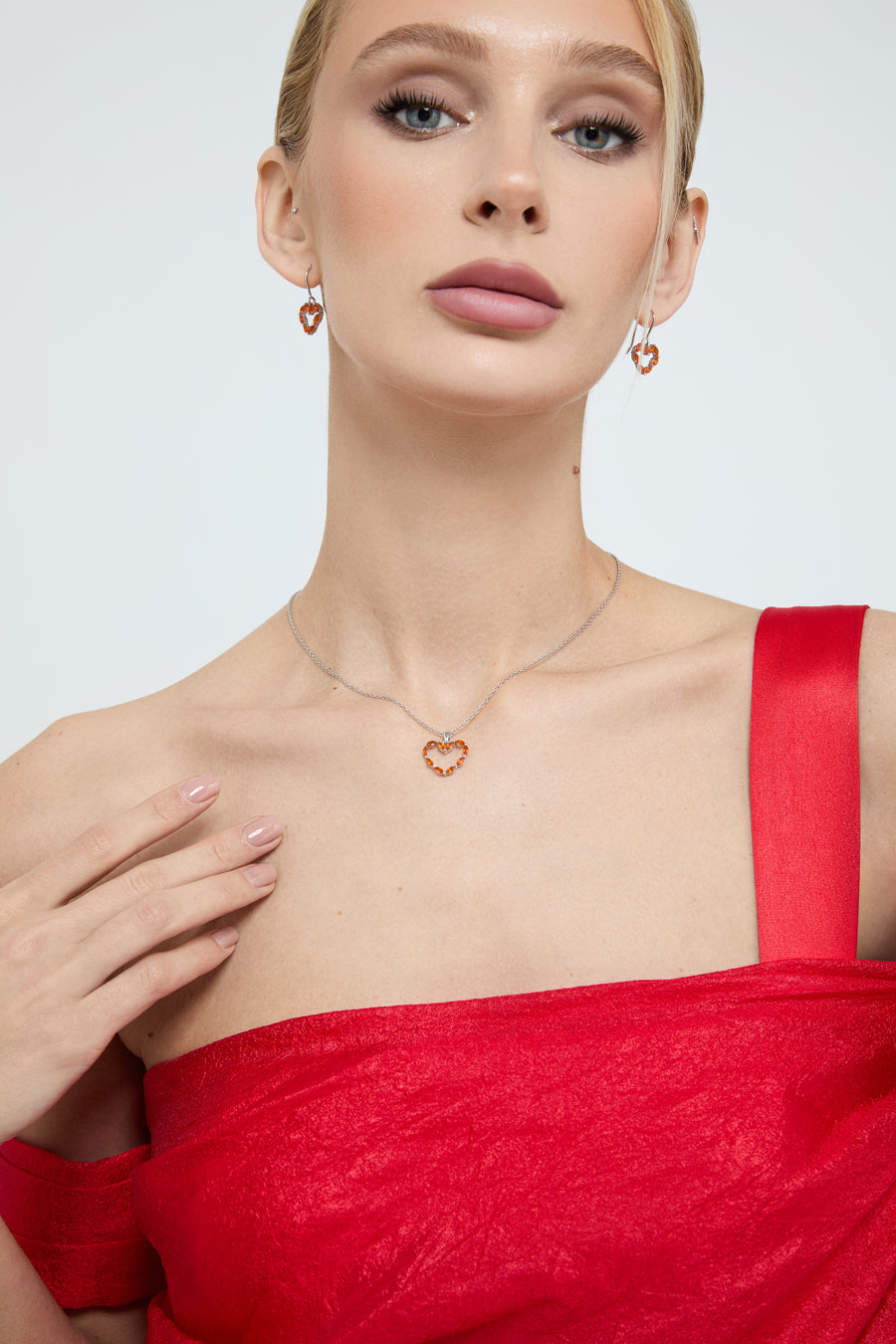 Heart carnelian necklace