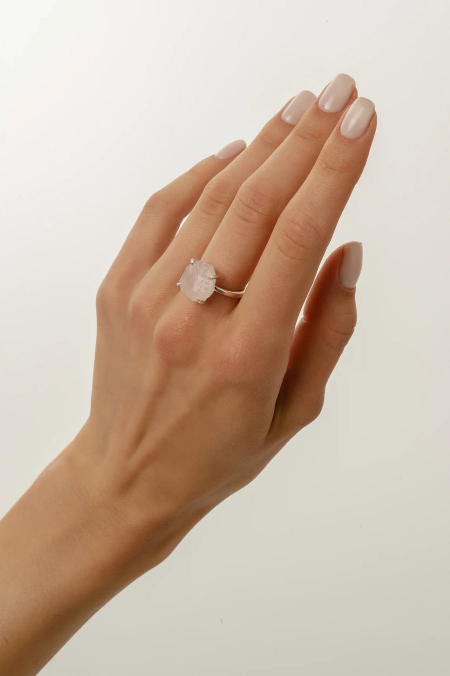 Bague ajustable en argent brut et quartz rose