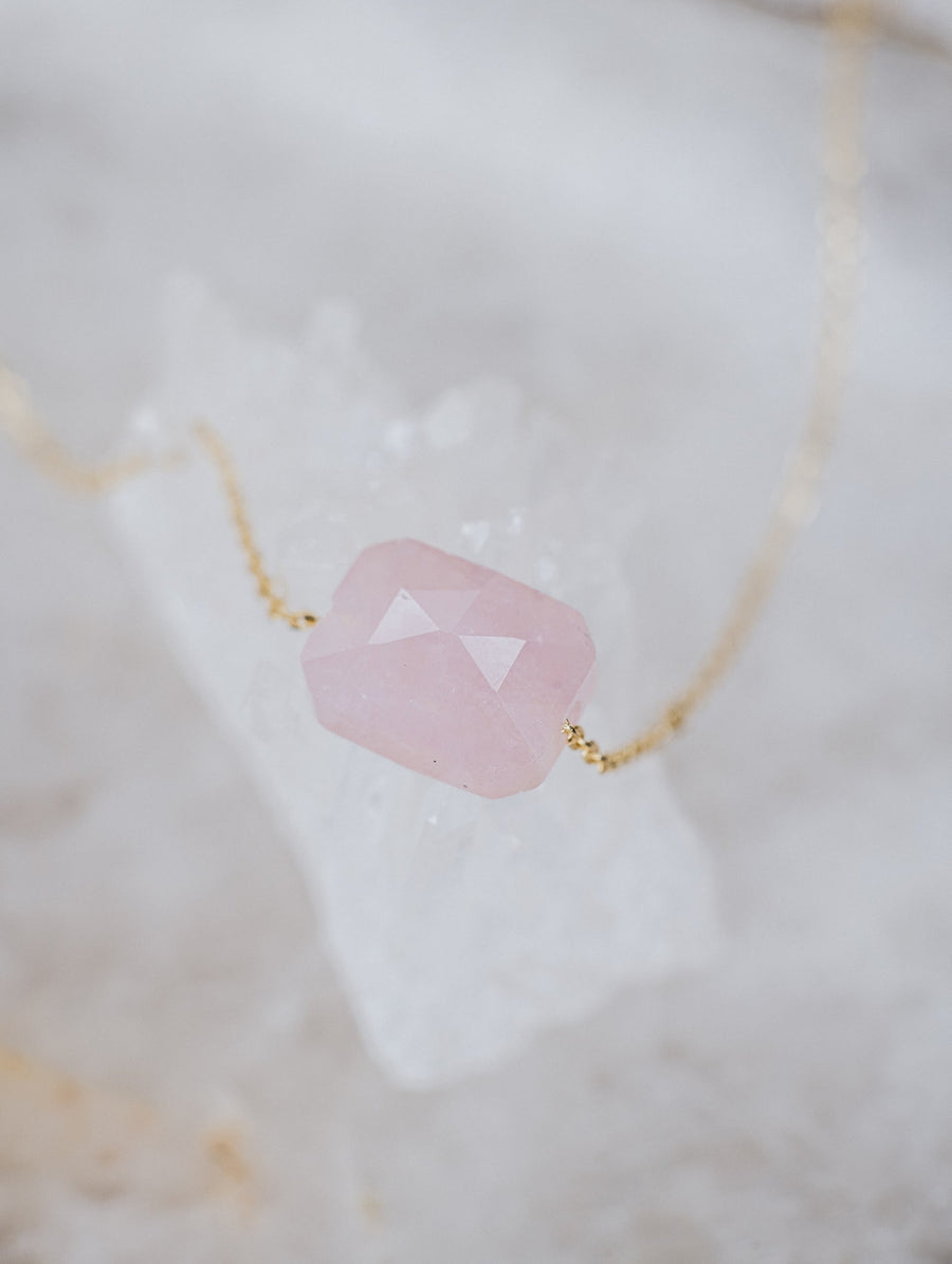 Collier carré en quartz rose