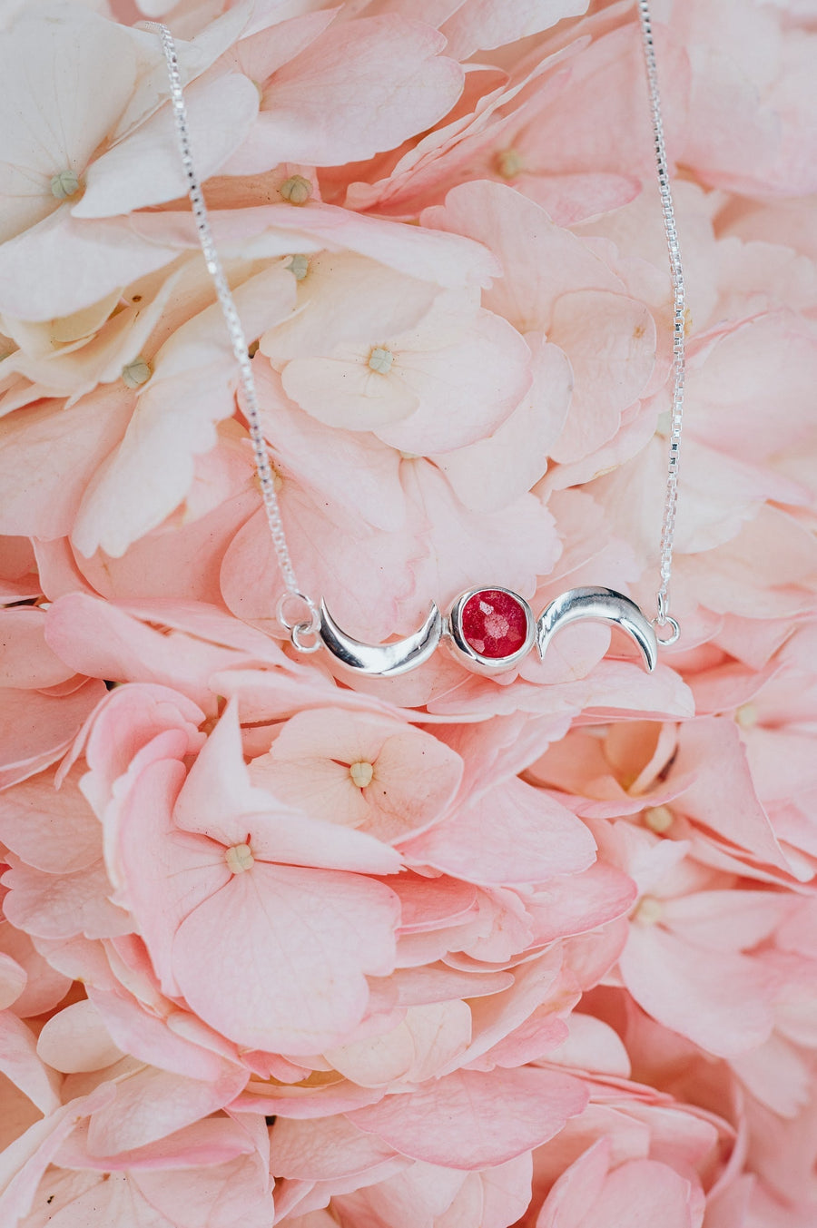 Collier lune double en rubis