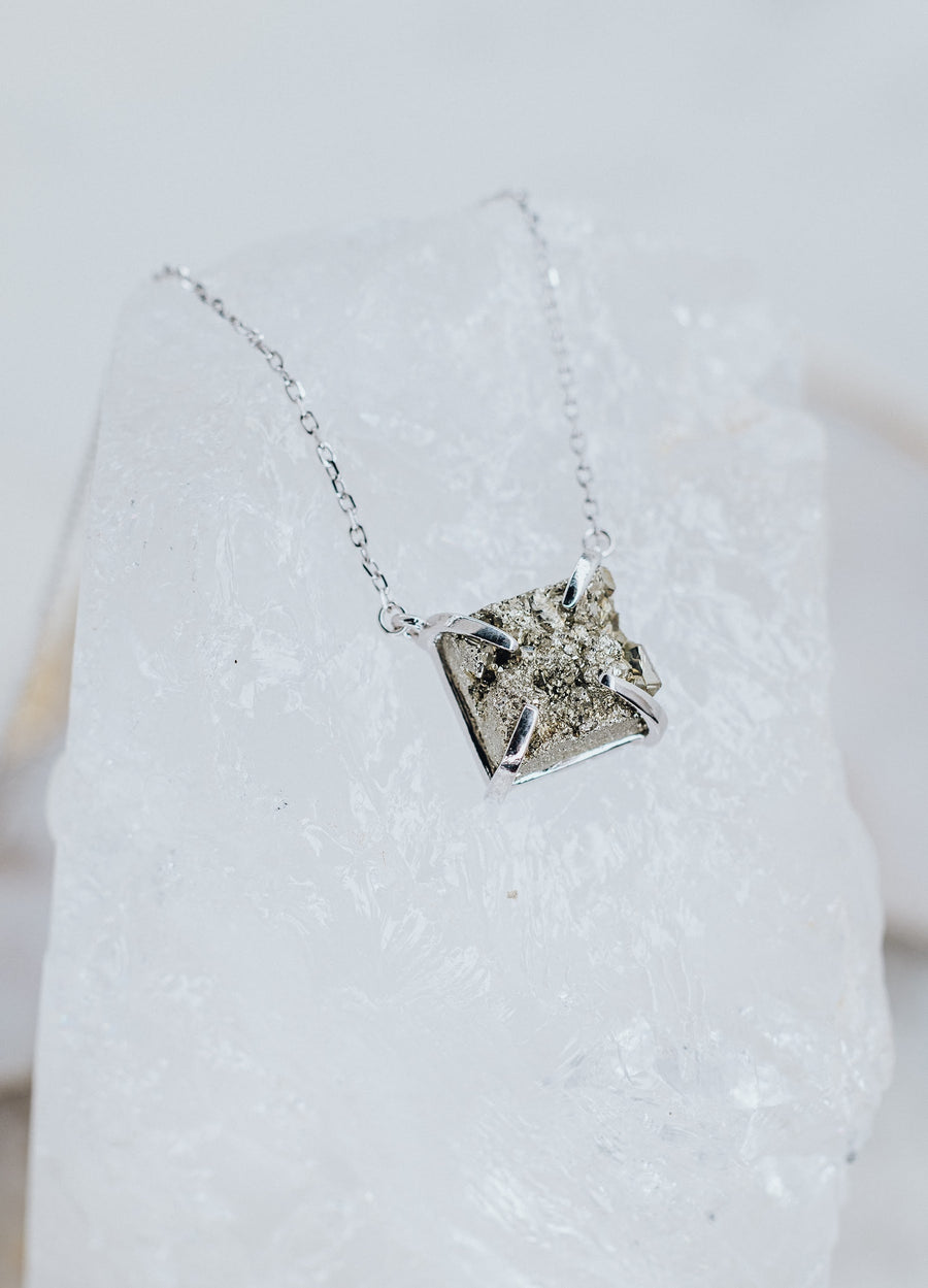 Collier carré en argent et pyrite