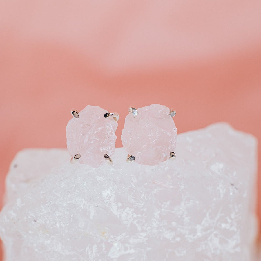 Boucles d'oreilles en quartz rose et argent brut