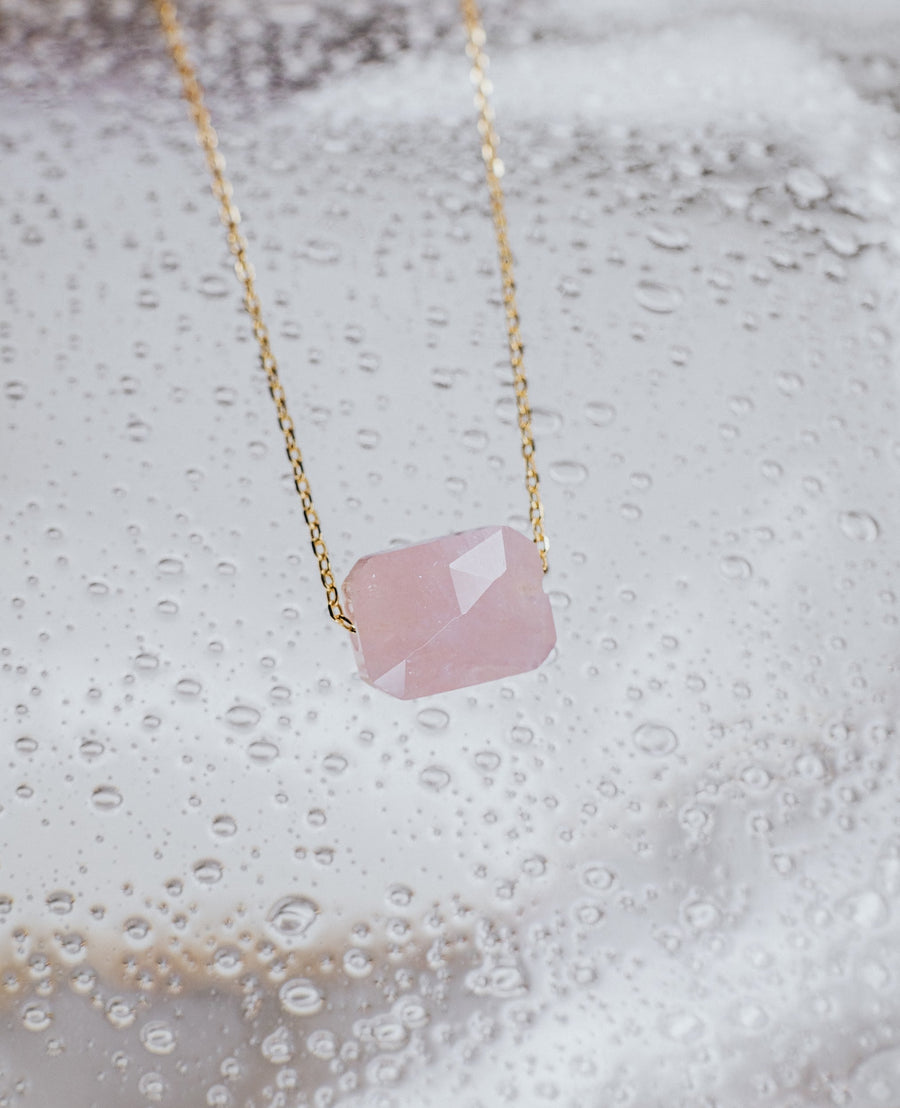 Collier carré en quartz rose