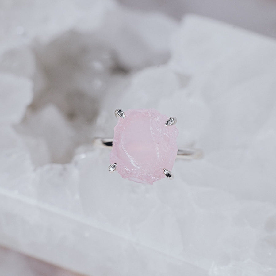 Bague ajustable en argent brut et quartz rose