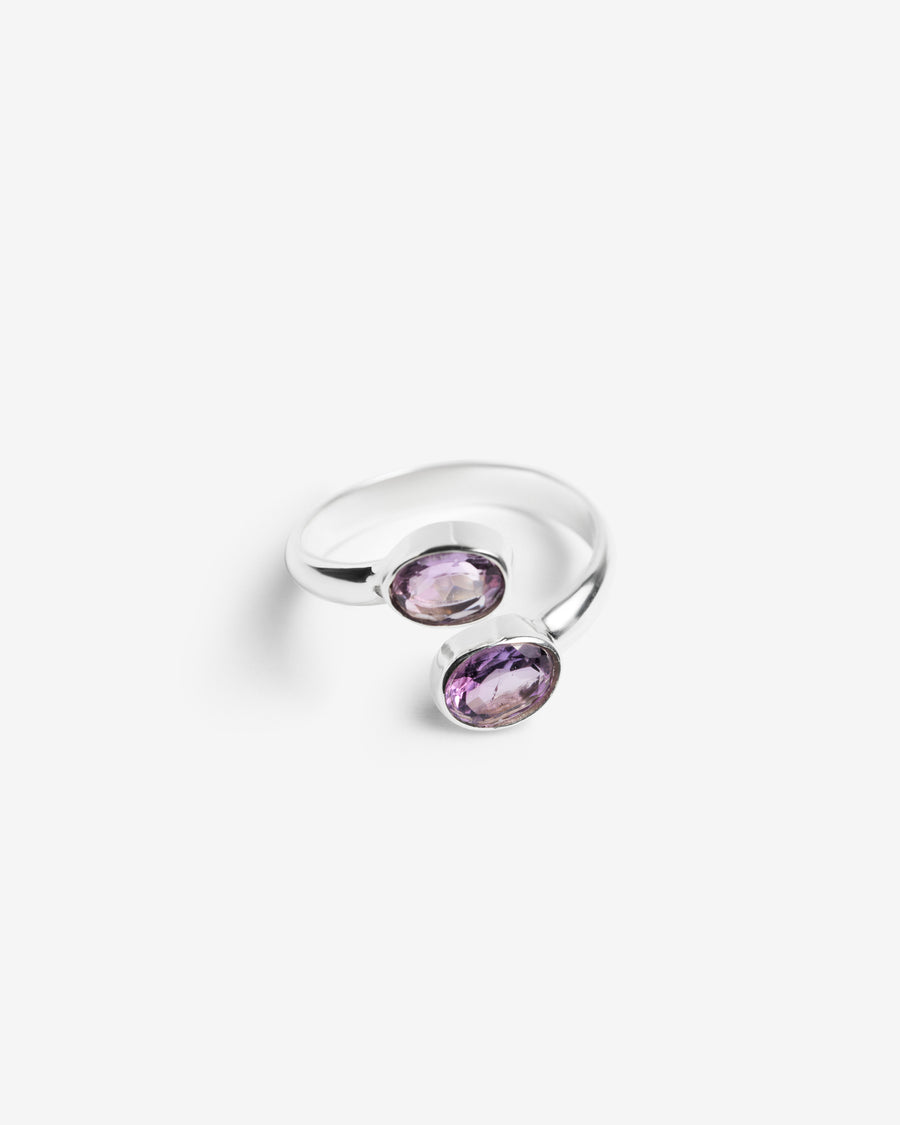 Amethyst oval ring