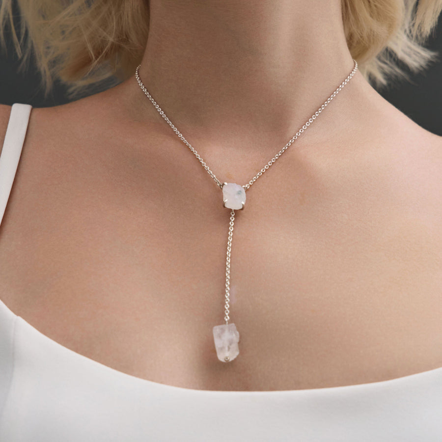 Collier en goutte d'argent en pierre de lune
