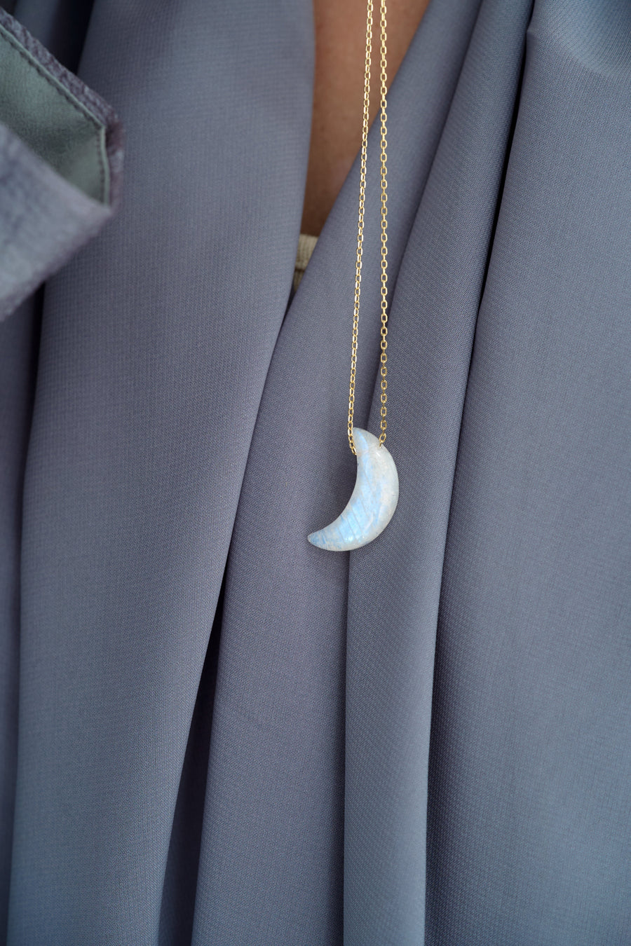 Collier lune en pierre de lune