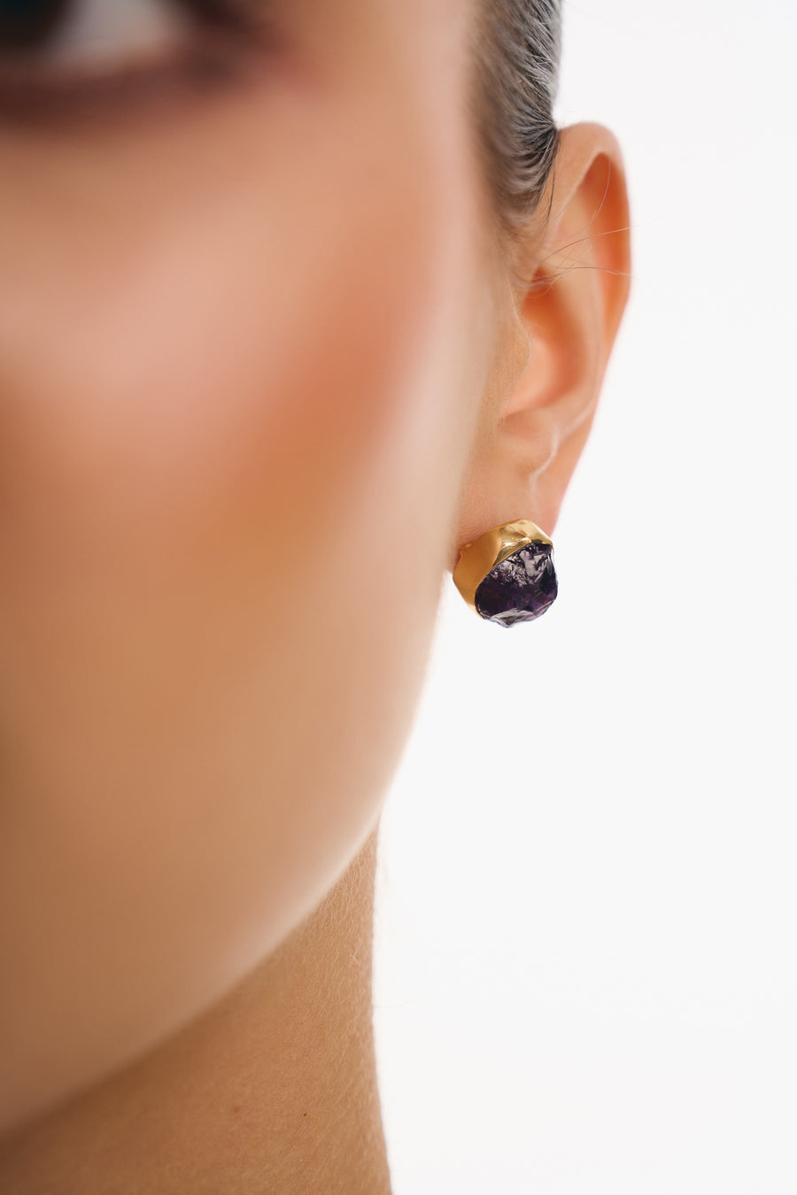 Amethyst 18K stud earrings