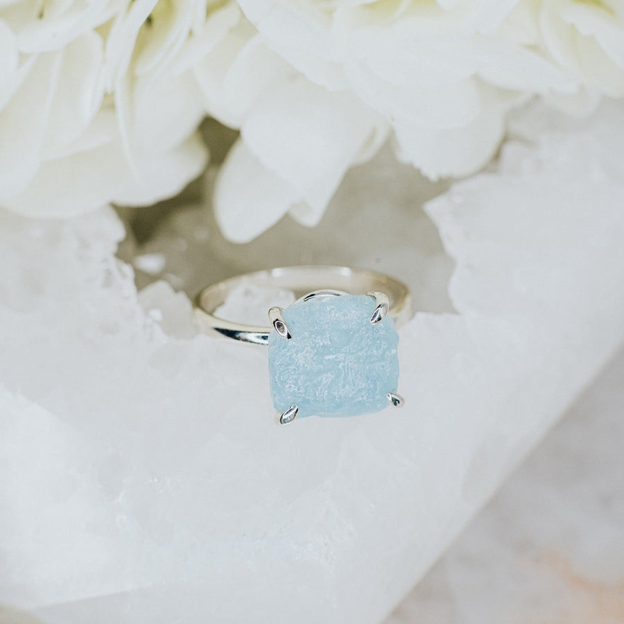 Bague ajustable en argent brut et aigue-marine