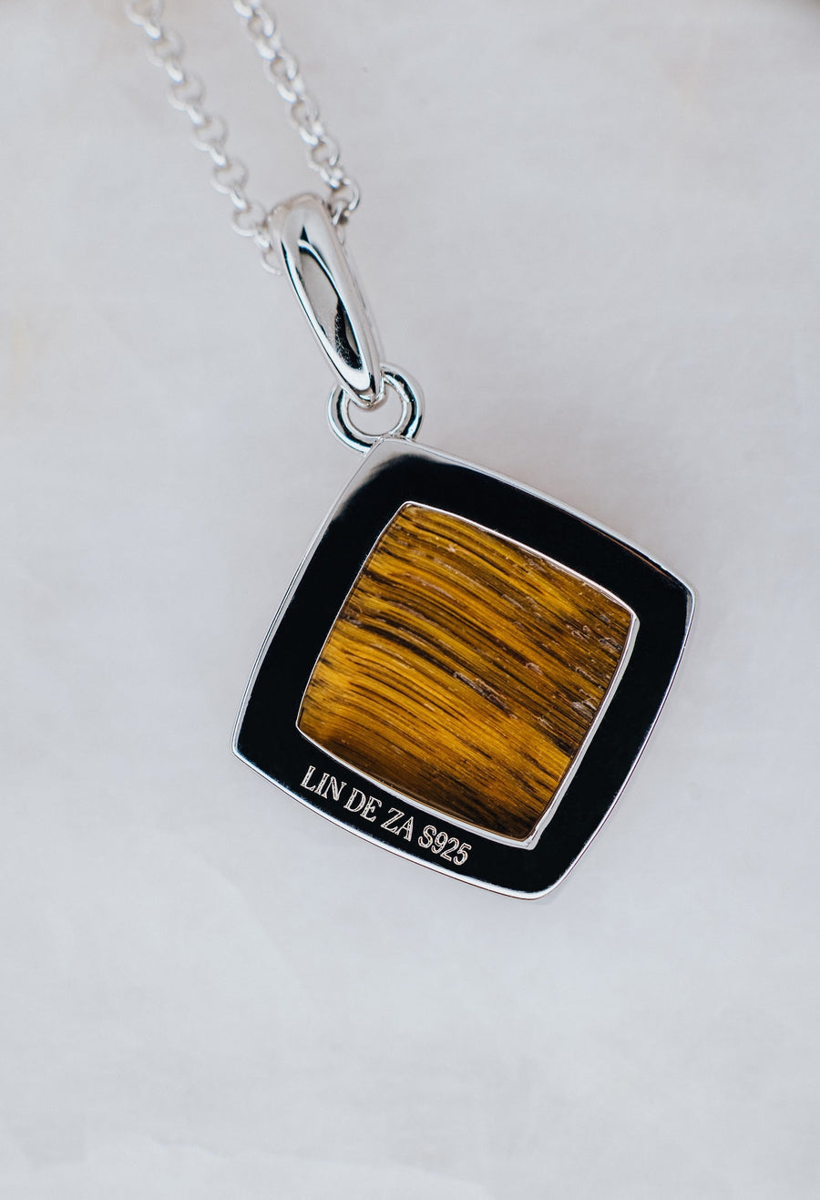 Collier losange en Oeil de Tigre