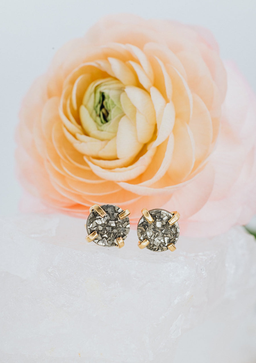 Boucles d'oreilles cloutées en pyrite plaqué or 18K
