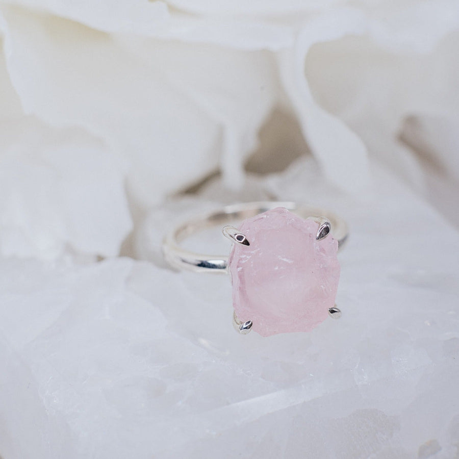 Bague ajustable en argent brut et quartz rose