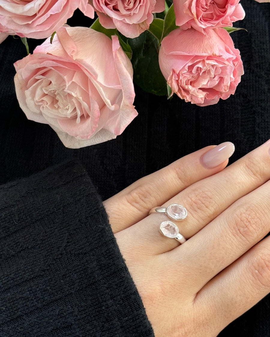 Rose quartz oval ring