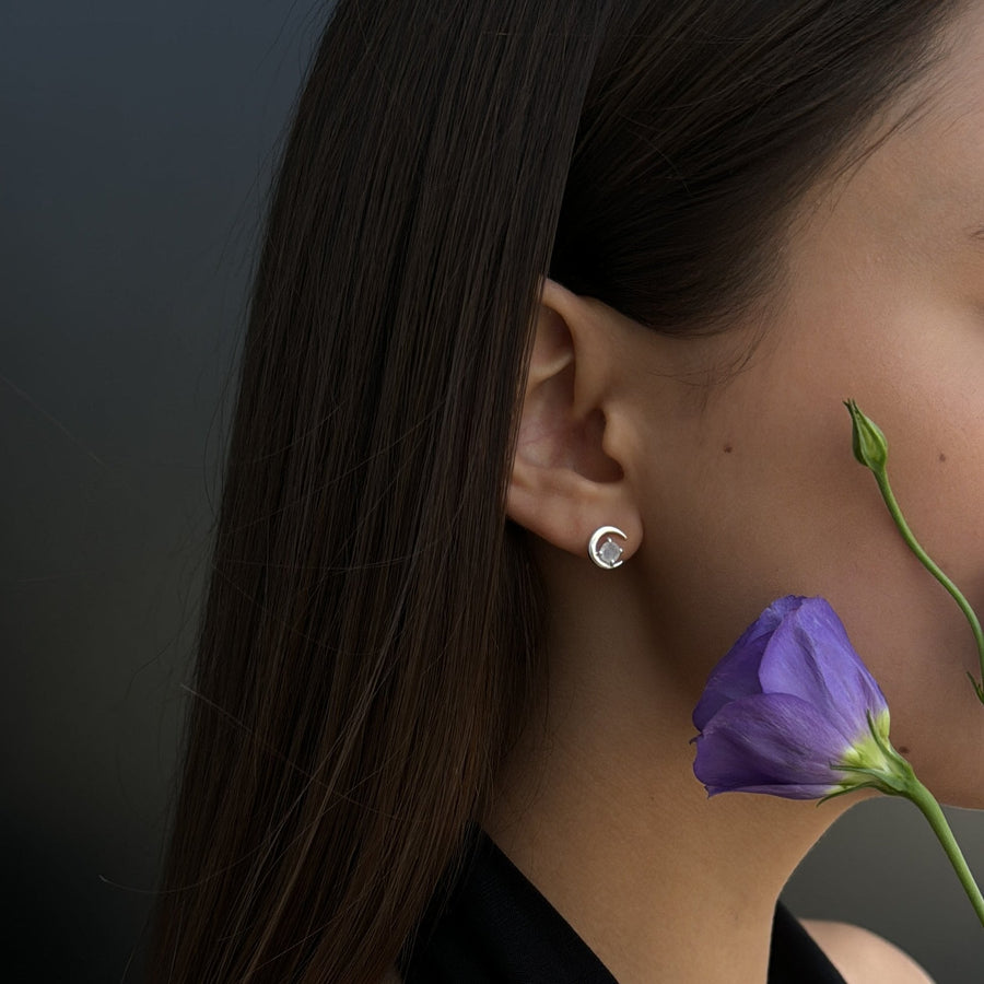 Boucles d'oreilles lune en pierre de lune