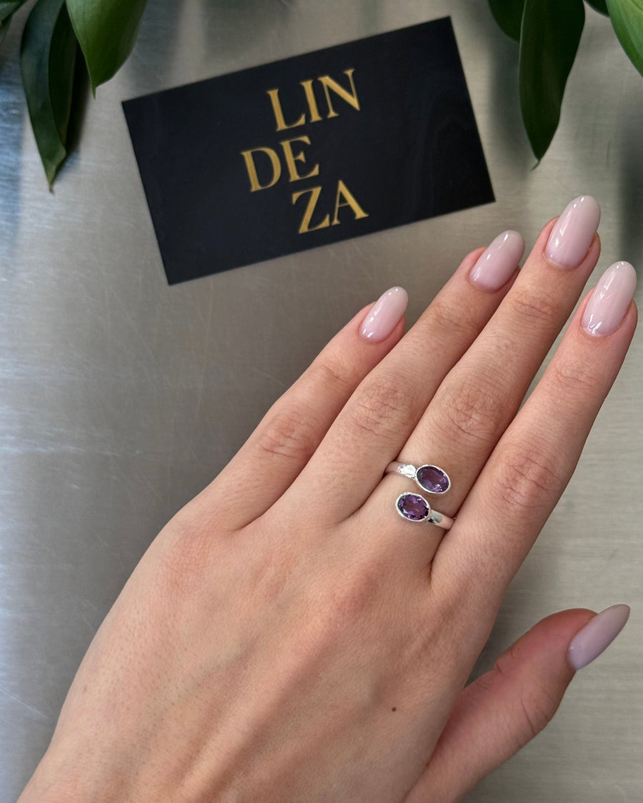 Amethyst oval ring