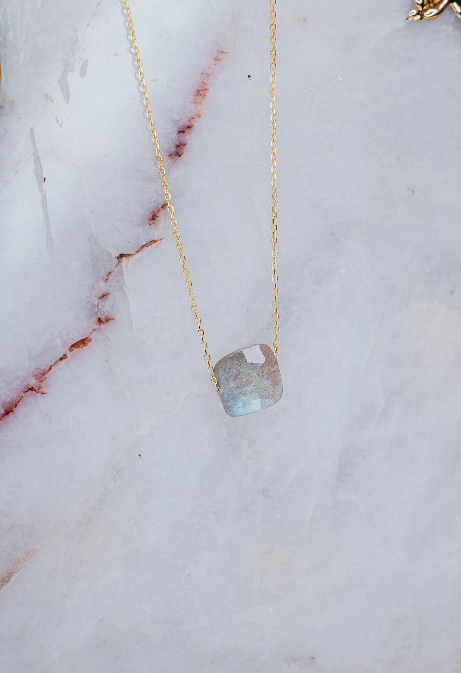 Collier en labradorite carrée
