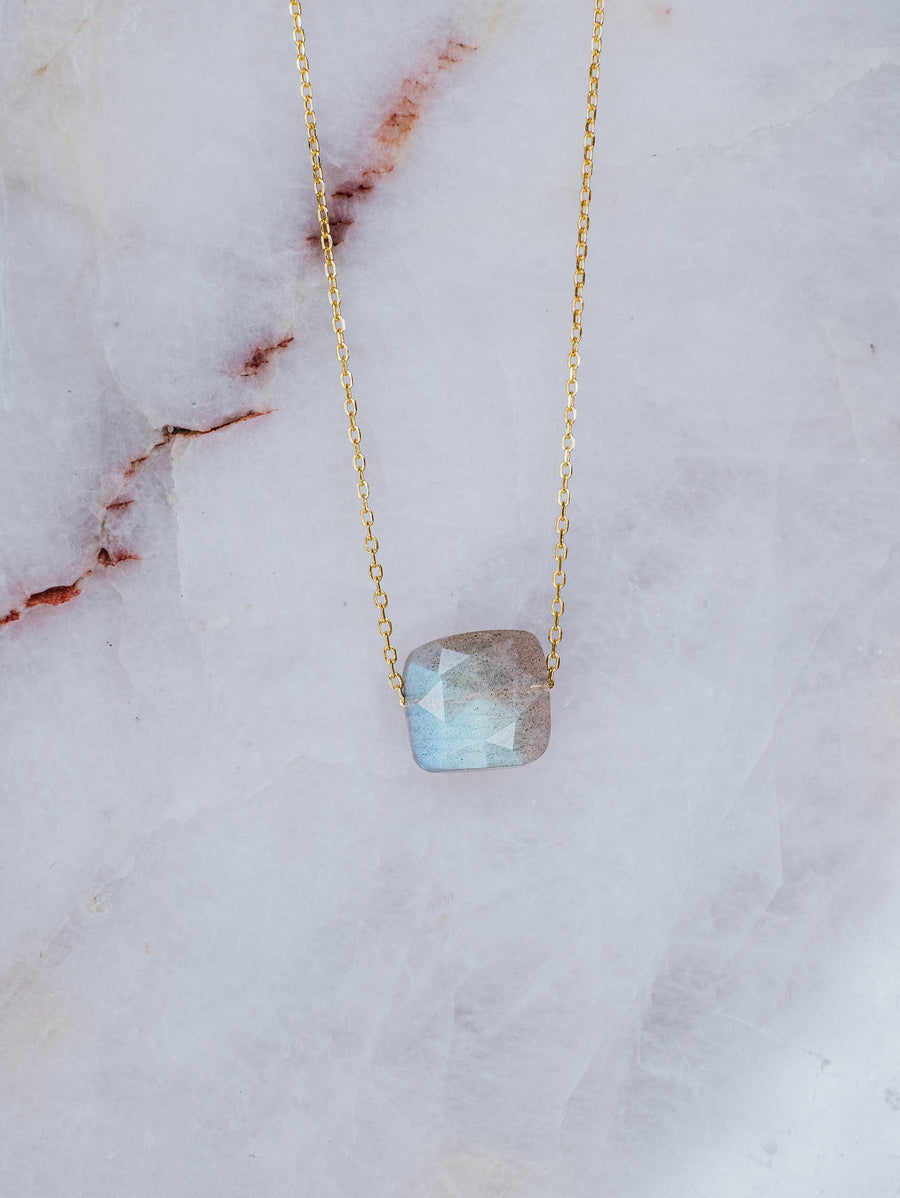 Collier en labradorite carrée
