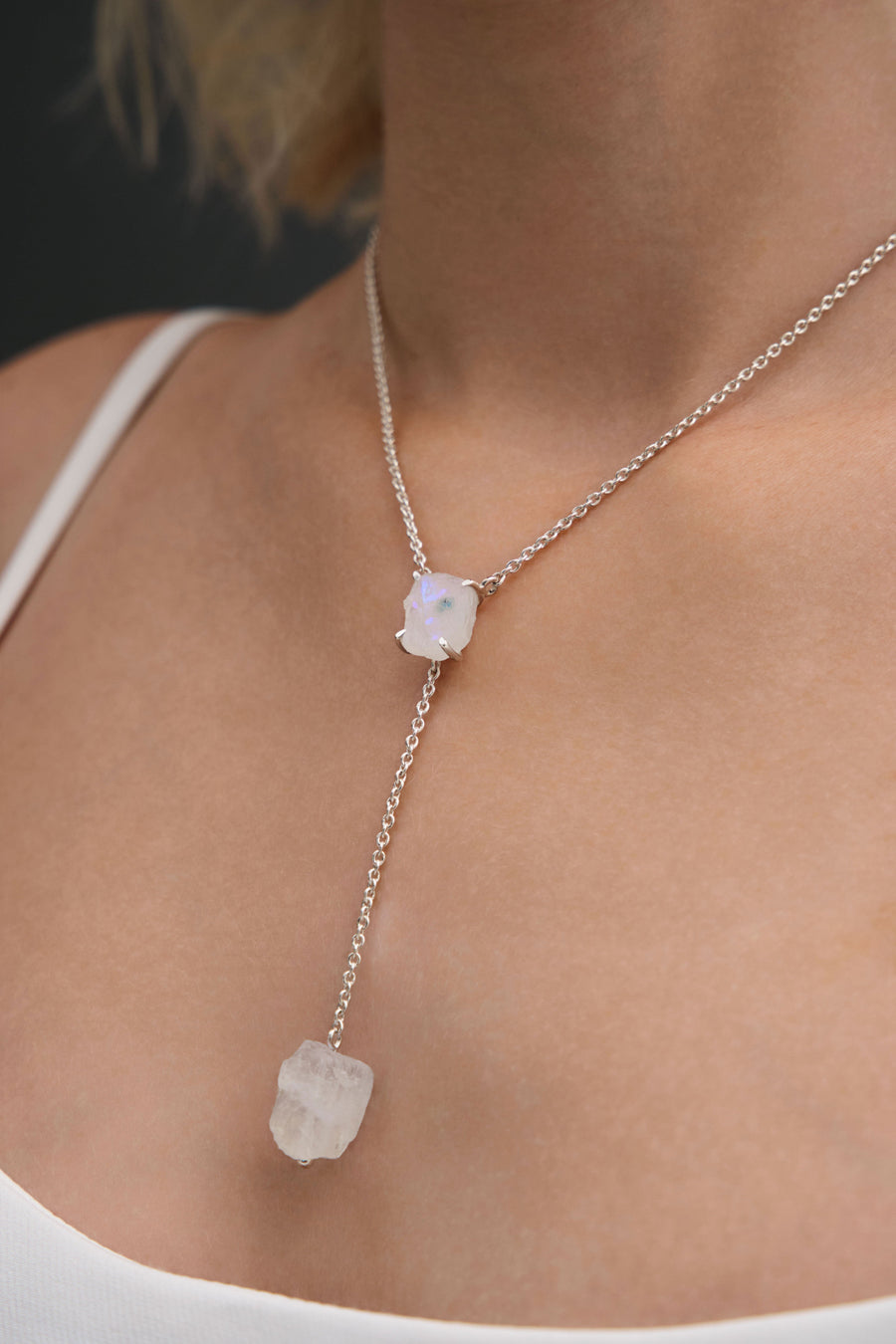 Collier en goutte d'argent en pierre de lune