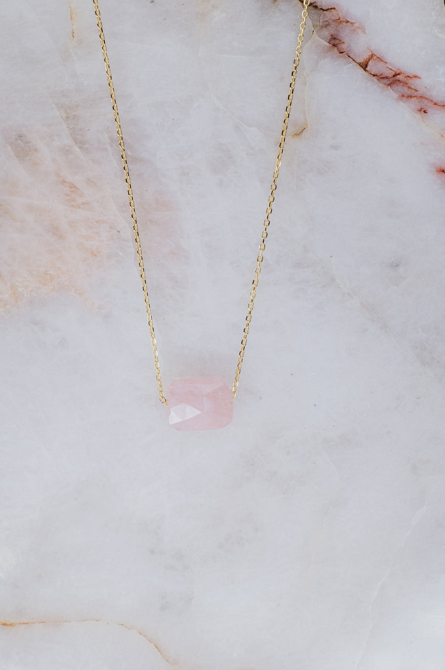 Collier carré en quartz rose