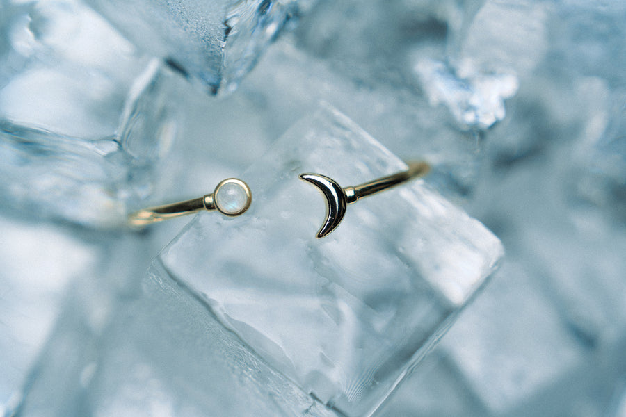 Moon shaped moonstone 14K bracelet