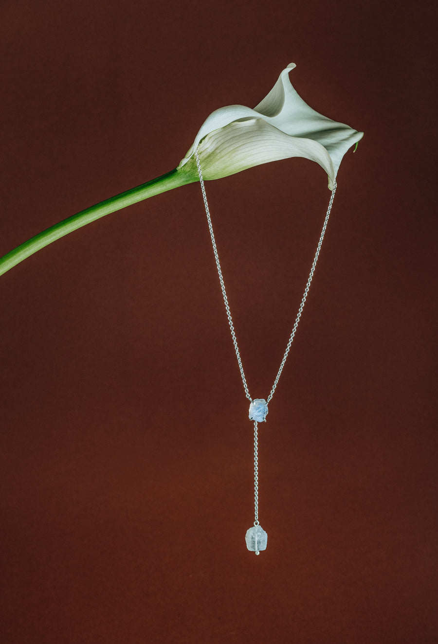 Collier en goutte d'argent en pierre de lune
