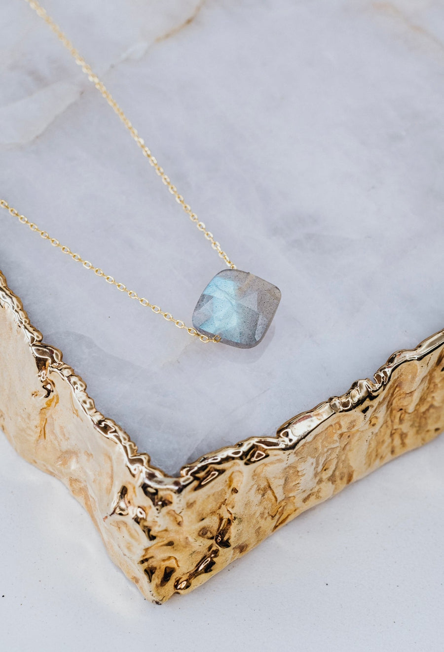 Collier en labradorite carrée