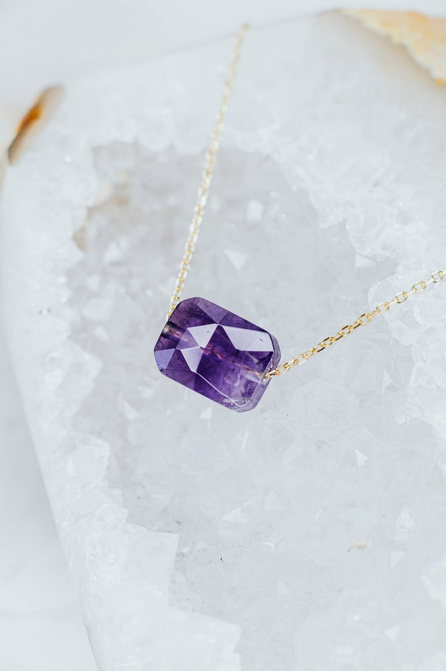 Collier en améthyste carré