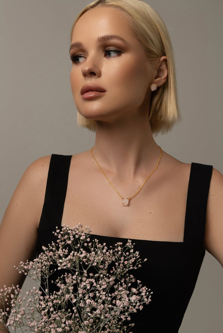 Boucles d'oreilles cloutées en quartz rose