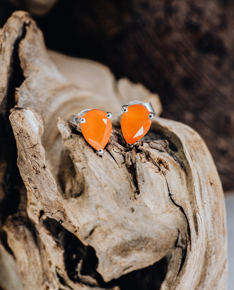 Teardrop carnelian silver stud earrings