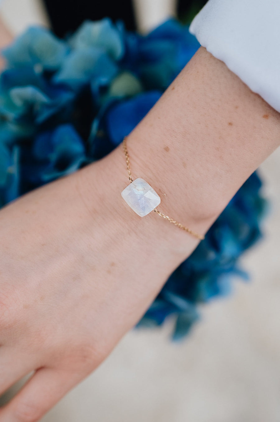 Bracelet carré en pierre de lune