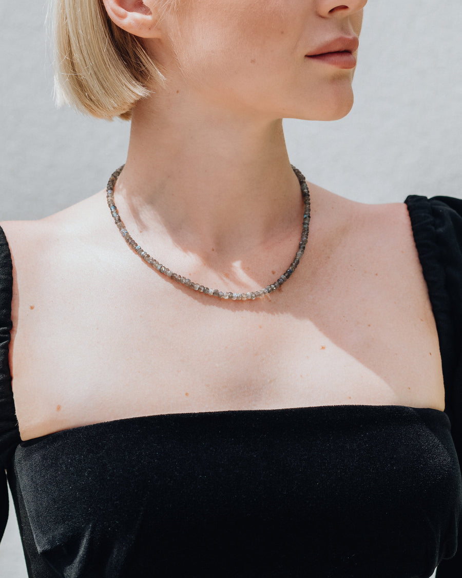 Collier en argent en labradorite