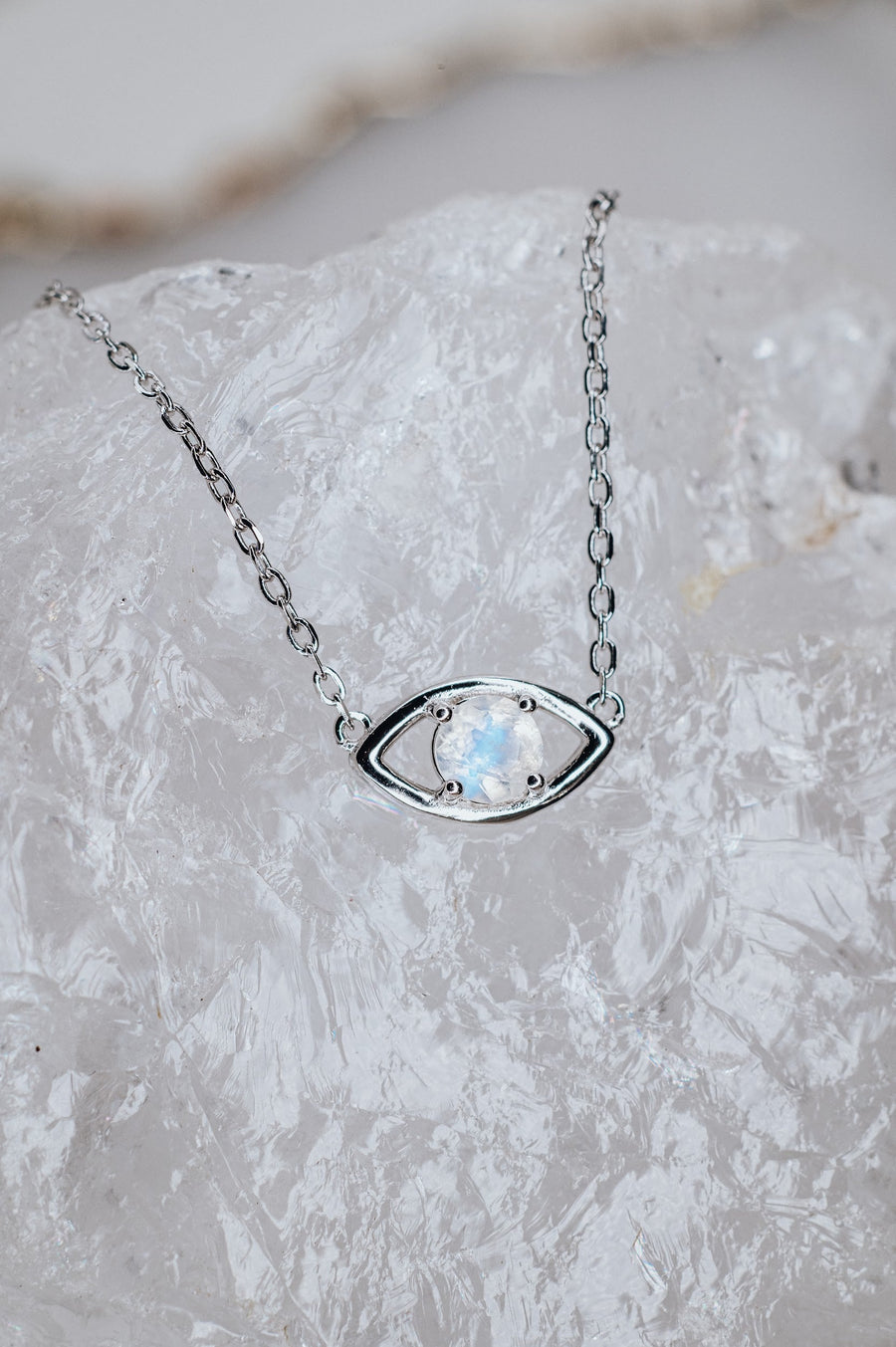 Collier œil en argent et pierre de lune