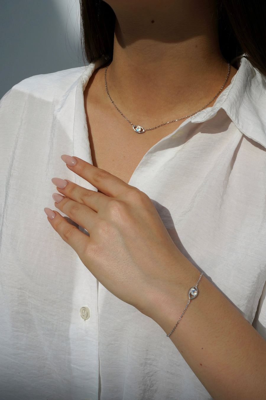 Collier œil en argent et pierre de lune
